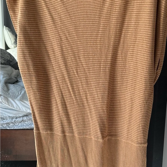 Banana Republic NEVER WORN beige off the shoulder sweater dress. - Picture 2 of 3